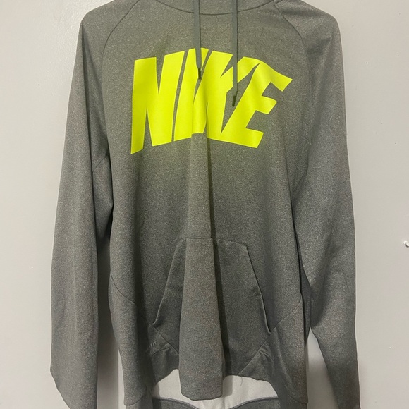 Nike Men's Gray Sweater with Bright Yellow Logo - Picture 1 of 4